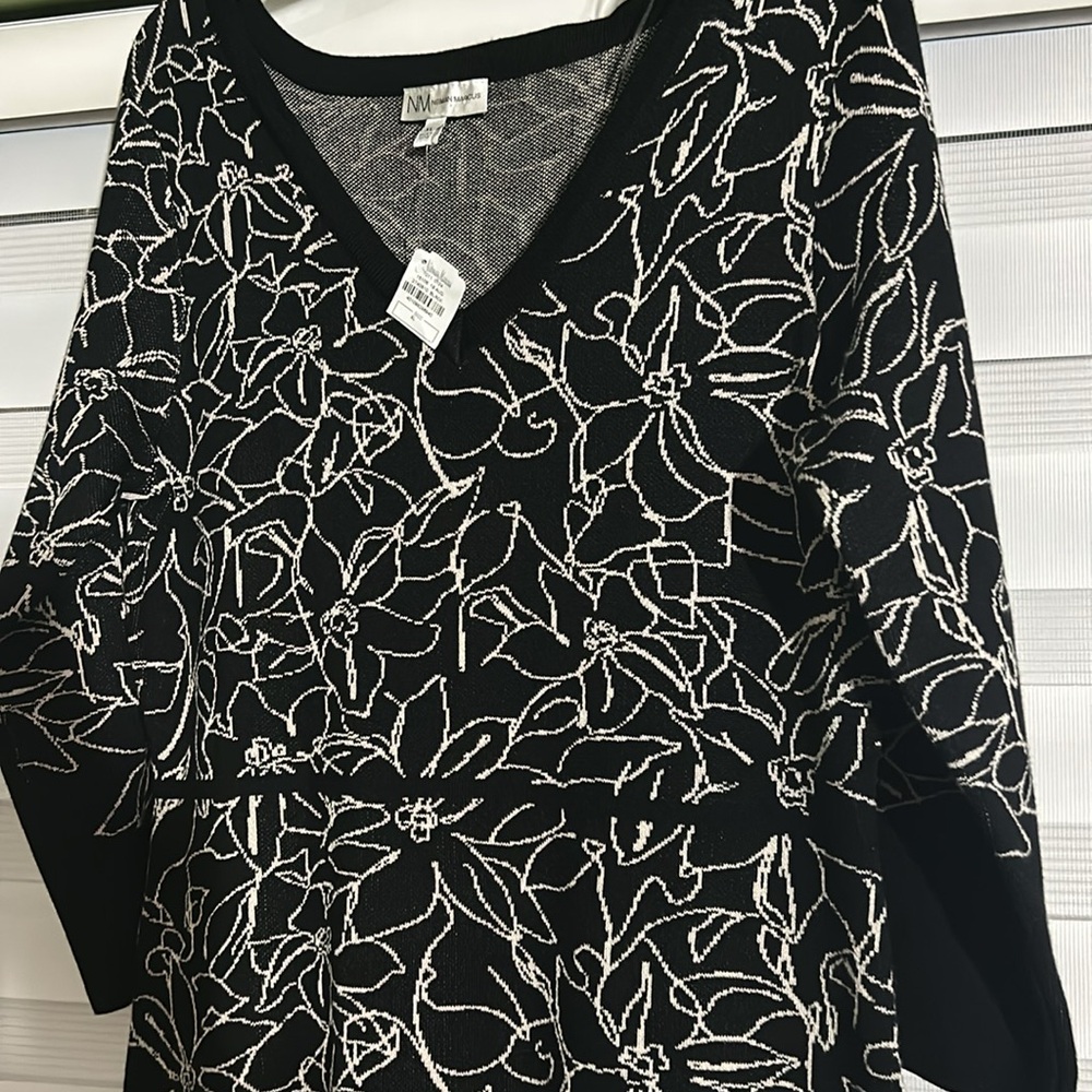 Brand new Neiman Marcus dress with tags! Size XL. Send offers please!! - Picture 7 of 12